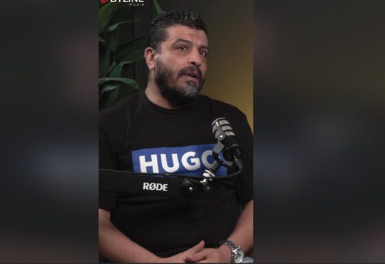 وكيل لاعبين يكشف مفاجأة: نجم الأهلي السابق رحب باللعب للزمالك وتراجع بسبب الدولارات! فيديو 1 وكيل لاعبين يكشف مفاجأة: نجم الأهلي السابق رحب باللعب للزمالك وتراجع بسبب الدولارات! فيديو