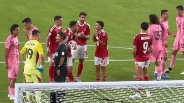 مفاجأة.. تفاصيل معاقبة تريزيجيه في الأهلي بعد واقعة ركلة الجزاء!! 1 مفاجأة.. تفاصيل معاقبة تريزيجيه في الأهلي بعد واقعة ركلة الجزاء!!
