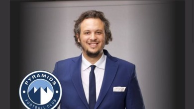 ممدوح عيد يحمل الكأس الإفريقية في اجتماع اتحاد الكرة في مشهد يُشعل النار عند البعض!! صورة