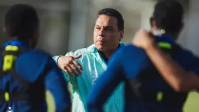 اعتداء عنيف على حسام البدري وجهاز أهلي طرابلس في ليبيا وإصابات خطيرة!! صور