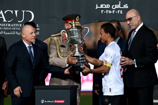 دونجا يصدم جماهير الزمالك بعد التتويج بلقب كأس مصر 1 دونجا يصدم جماهير الزمالك بعد التتويج بلقب كأس مصر