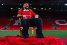 محمد صلاح يشارك لحظة من عطلته الصيفية رفقة حجازي ونجم الزمالك - صور