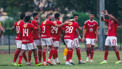قرار "فيفا" يفتح الباب أمام لاعب الأهلي للرحيل!