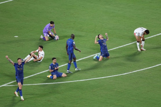 تعليق ناري ورهيب من عمرو اديب بعد فوز الهلال على مانشستر سيتي في كأس العالم 1 تعليق ناري ورهيب من عمرو اديب بعد فوز الهلال على مانشستر سيتي في كأس العالم