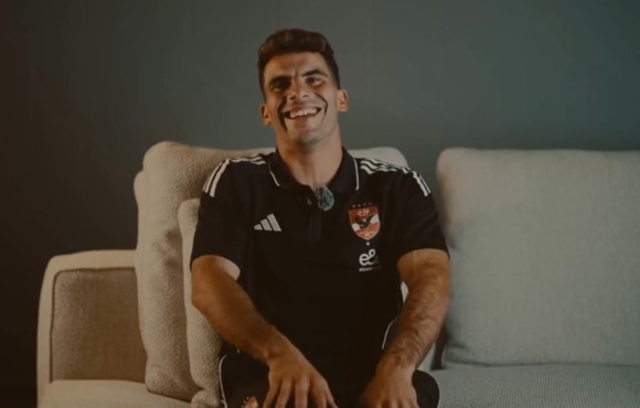 ظهور مفاجئ من زيزو بعد أزمة اوضه لبس الأهلي ويتحدث عن معسكر الفريق 1 ظهور مفاجئ من زيزو بعد أزمة اوضه لبس الأهلي ويتحدث عن معسكر الفريق