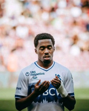 الزمالك في ورطة.. بيان ناري من وكيل أوكو يكشف المستور 1 الزمالك في ورطة.. بيان ناري من وكيل أوكو يكشف المستور
