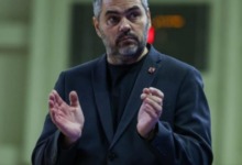 الأهلي يعلن قرار مفاجئ بشأن مصير المدرب أوجستي بوش مع فريق كرة السلة
