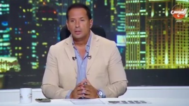أحمد سالم يفتح النار على احمد شوبير على الهواء ويلقنه درس تاريخي بسبب قناة الأهلي - فيديو