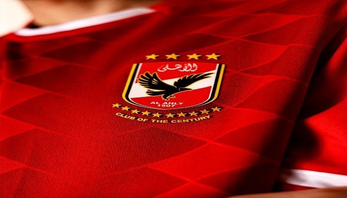 لاعب الأهلي يُطالب الإدارة بتحديد مصيره!