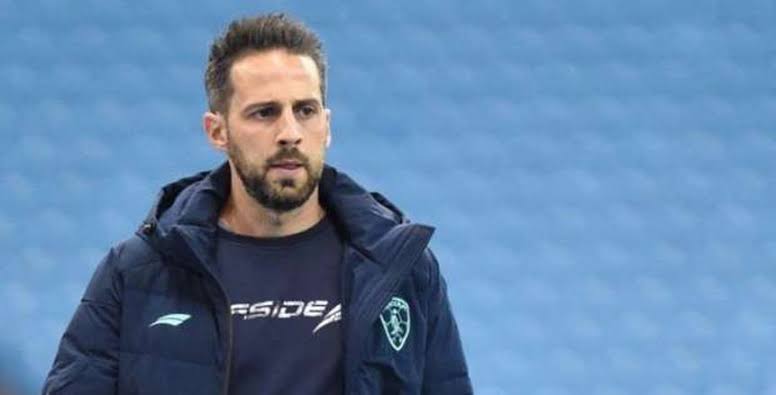 بحضور عبدالناصر محمد.. جلسه من ياينك فيريرا مع لاعبي الزمالك 1 بحضور عبدالناصر محمد.. جلسه من ياينك فيريرا مع لاعبي الزمالك
