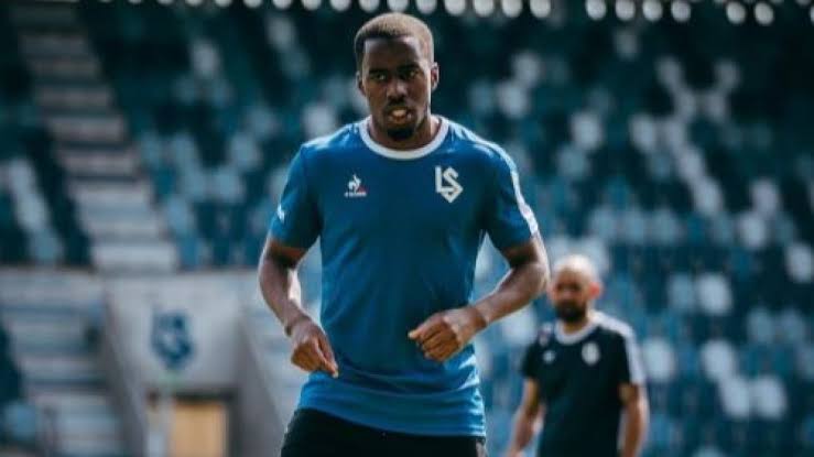 وكيل تيدي اوكو يفجرها ويعلن السبب الحقيقي وراء فشل انتقاله اللاعب لنادي الزمالك 1 وكيل تيدي اوكو يفجرها ويعلن السبب الحقيقي وراء فشل انتقاله اللاعب لنادي الزمالك