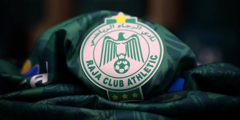 الرجاء يوجه ضربة للزمالك ويعلن صفقة جديدة