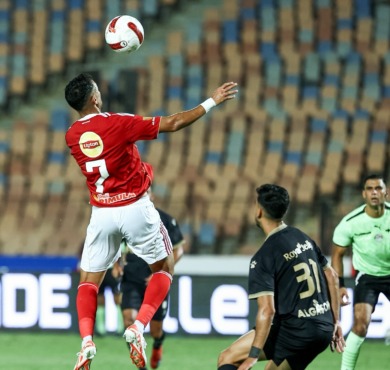 الأهلي يتحرك رسميًا ضد حكم مباراة فاركو بسبب لاعب الفريق!