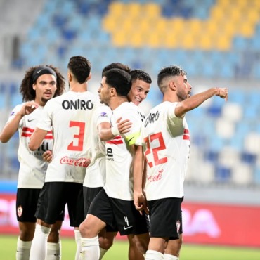 شاهد احتفال لاعبي الزمالك مع الجماهير بعد الفوز أمام سيراميكا وظهور خاص للصفقة الجديدة- فيديو وصور 1 شاهد احتفال لاعبي الزمالك مع الجماهير بعد الفوز أمام سيراميكا وظهور خاص للصفقة الجديدة- فيديو وصور