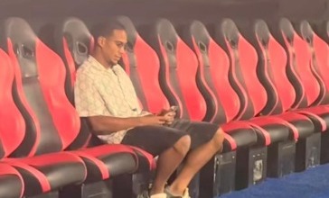لفتة وفاء.. الجزيري يتواجد بملعب السلام لدعم زملائه