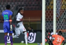 مستغلًا تعثر منافسيه.. الزمالك يتصدر الدوري بالفوز على فاركو