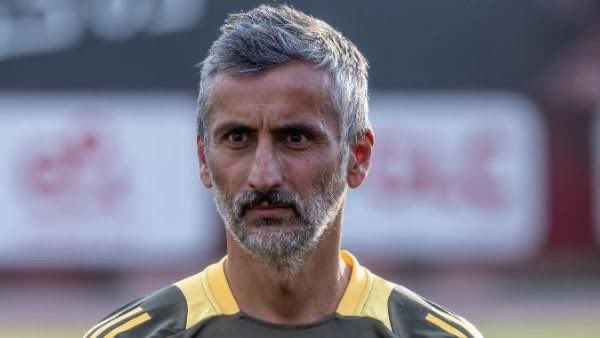 ريبيرو ينتقد رباعي الأهلي بشده بعد التعادل أمام مودرن سبورت 1 ريبيرو ينتقد رباعي الأهلي بشده بعد التعادل أمام مودرن سبورت