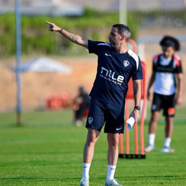 بعد الفوز امام فاركو.. فيريرا يصدم لاعب الزمالك.. "مش هتشوفوه في التشكيل"!! 1 بعد الفوز امام فاركو.. فيريرا يصدم لاعب الزمالك.. "مش هتشوفوه في التشكيل"!!