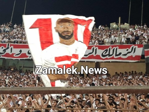 شيكابالا يدعم الزمالك أمام المقاولون العرب من المدرجات وهتافات مدوية من الجماهير له - صور وفيديو