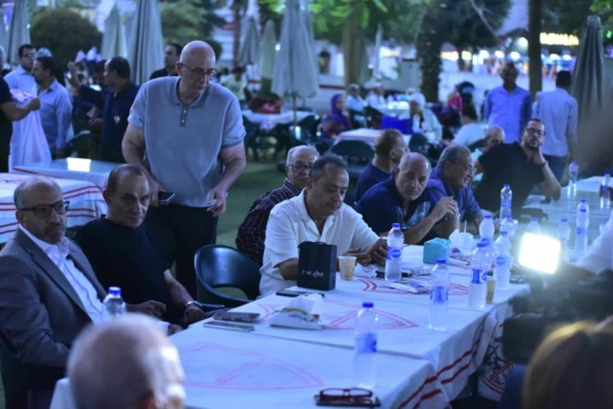 أبرزهم أبورجيلة.. إجتماع طارئ بين مجلس إدارة الزمالك ورموز النادي بشأن سحب أرض6 أكتوبر ومناشدات للرئيس-صورة