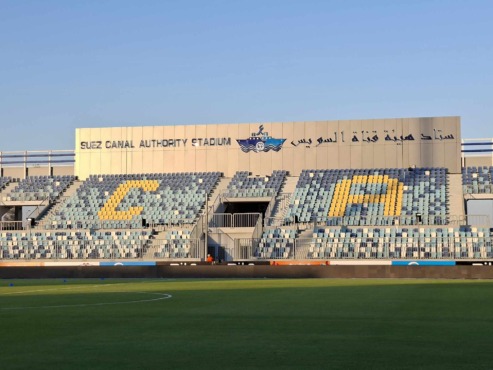 شاهد إستعدادات ستاد هيئة قناة السويس لاستضافة مباراة الزمالك وسيراميكا في افتتاح الدوري- صور