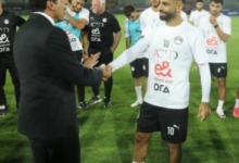 تفاصيل زيارة وزير الرياضة وهاني أبوريدة لمران منتخب مصر - صورة