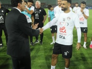 تفاصيل زيارة وزير الرياضة وهاني أبوريدة لمران منتخب مصر - صورة