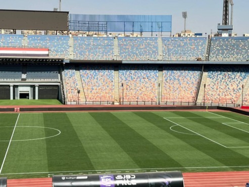 وزير الرياضة يطمئن على استاد القاهرة الدولي قبل استئناف الدوري الممتاز