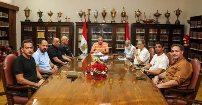تفاصيل اجتماع الخطيب مع الجهاز الفني المؤقت والمدير الرياضي ولجنة التخطيط - صورة 1 تفاصيل اجتماع الخطيب مع الجهاز الفني المؤقت والمدير الرياضي ولجنة التخطيط - صورة