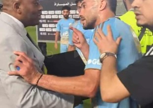 "النفوس مش صافية".. ياسر إبراهيم يثور في وجه مراقب مباراة الأهلي وحرس الحدود بسبب جائزة أفضل لاعب!! - فيديو