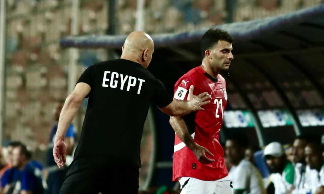 تصرف صادم من زيزو تجاه حسام حسن بعد تغييره في مباراة مصر وإثيوبيا!! - صورة