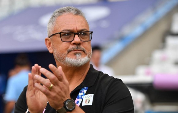 ميكالي يكشف عن مفاوضات الزمالك وحقيقة اقترابه من الأهلي 1 ميكالي يكشف عن مفاوضات الزمالك وحقيقة اقترابه من الأهلي