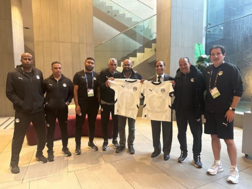 تفاصيل جلسة سفير مصر في تشيلي مع لاعبي منتخب الشباب قبل مواجهة نيوزيلاندا بكأس العالم