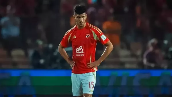 انفجار أزمة داخل الأهلي بسبب إصابات أشرف داري.. خلاف حاد بين الجهاز الطبي والإدارة! 1 انفجار أزمة داخل الأهلي بسبب إصابات أشرف داري.. خلاف حاد بين الجهاز الطبي والإدارة!