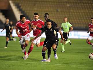 نجم الأهلي السابق يوضح سبب تراجع أداء الفريق بعد التعادل أمام بتروجيت 1 نجم الأهلي السابق يوضح سبب تراجع أداء الفريق بعد التعادل أمام بتروجيت