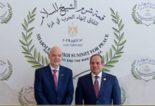 السيسي يستقبل رئيس “فيفا” إنفانتينو في شرم الشيخ تأكيدًا لدور مصر المحوري في الرياضة والسلام العالمي - صورة