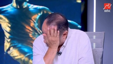 طارق يحيى يبكي على الهواء: "الزمالك أكبر من كده بكتير"