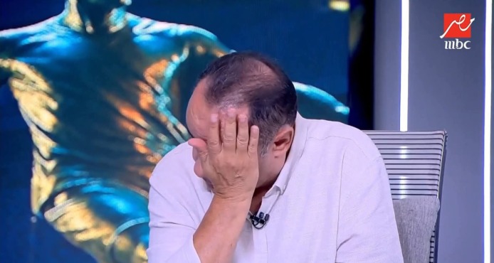 طارق يحيى يبكي على الهواء: "الزمالك أكبر من كده بكتير" 1 طارق يحيى يبكي على الهواء: "الزمالك أكبر من كده بكتير"