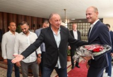 شوبير: الأهلي ما استرخصش.. وجماهيره طايرة فرح بييس توروب وهذا موعد تسلمه المهمة! فيديو