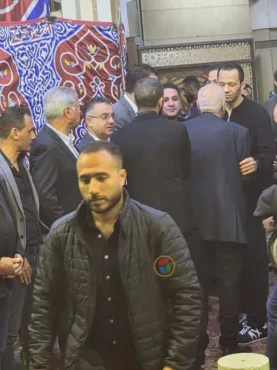 نجوم الرياضة المصرية وشخصيات بارزة في عزاء محمد صبري ووفد من الأهلي- صورة 2 نجوم الرياضة المصرية وشخصيات بارزة في عزاء محمد صبري ووفد من الأهلي- صورة