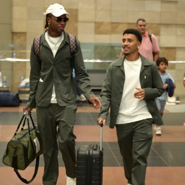 بعثة الزمالك تغادر القاهرة إلى الإمارات للمشاركة في بطولة السوبر المصري- صورة 34 بعثة الزمالك تغادر القاهرة إلى الإمارات للمشاركة في بطولة السوبر المصري- صورة