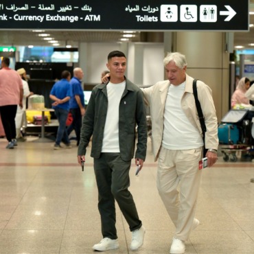 بعثة الزمالك تغادر القاهرة إلى الإمارات للمشاركة في بطولة السوبر المصري- صورة 32 بعثة الزمالك تغادر القاهرة إلى الإمارات للمشاركة في بطولة السوبر المصري- صورة