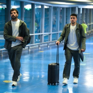 بعثة الزمالك تغادر القاهرة إلى الإمارات للمشاركة في بطولة السوبر المصري- صورة 21 بعثة الزمالك تغادر القاهرة إلى الإمارات للمشاركة في بطولة السوبر المصري- صورة