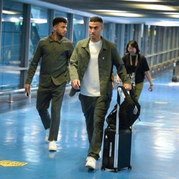 بعثة الزمالك تغادر القاهرة إلى الإمارات للمشاركة في بطولة السوبر المصري- صورة 16 بعثة الزمالك تغادر القاهرة إلى الإمارات للمشاركة في بطولة السوبر المصري- صورة