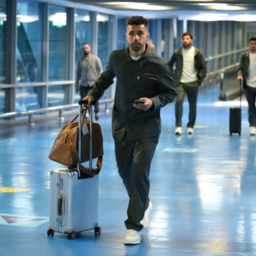 بعثة الزمالك تغادر القاهرة إلى الإمارات للمشاركة في بطولة السوبر المصري- صورة 17 بعثة الزمالك تغادر القاهرة إلى الإمارات للمشاركة في بطولة السوبر المصري- صورة