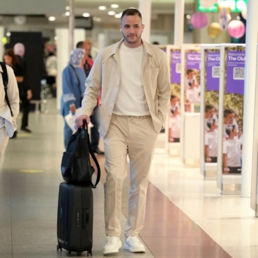 بعثة الزمالك تغادر القاهرة إلى الإمارات للمشاركة في بطولة السوبر المصري- صورة 8 بعثة الزمالك تغادر القاهرة إلى الإمارات للمشاركة في بطولة السوبر المصري- صورة