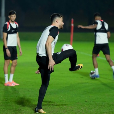 16 صورة ترصد كواليس مران الزمالك الأول في الإمارات إستعدادًا لمواجهة بيراميدز