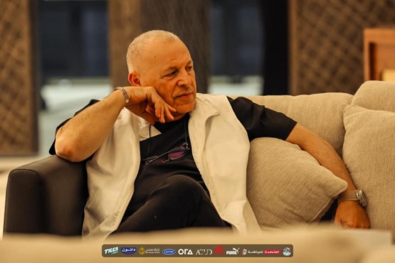 كواليس إجتماع وزير الرياضة وهاني أبو ريدة مع الجهاز الفني لمنتخب مصر في معسكر الإمارات- صورة