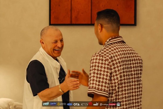 كواليس إجتماع وزير الرياضة وهاني أبو ريدة مع الجهاز الفني لمنتخب مصر في معسكر الإمارات- صورة