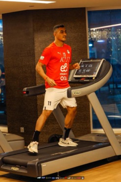 تدريبات استشفائية للاعبي منتخب مصر إستعدادا لمواجهة اوزبكستان-صورة